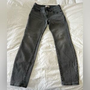 Everlane | Women’s SZ 31 Tall | Mid Rise Skinny Ankle Jeans | Charcoal Gray